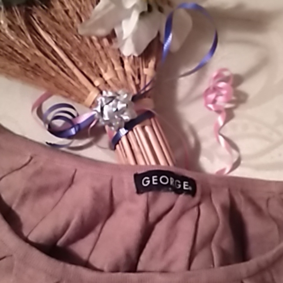 Sweater - Picture 2 of 4